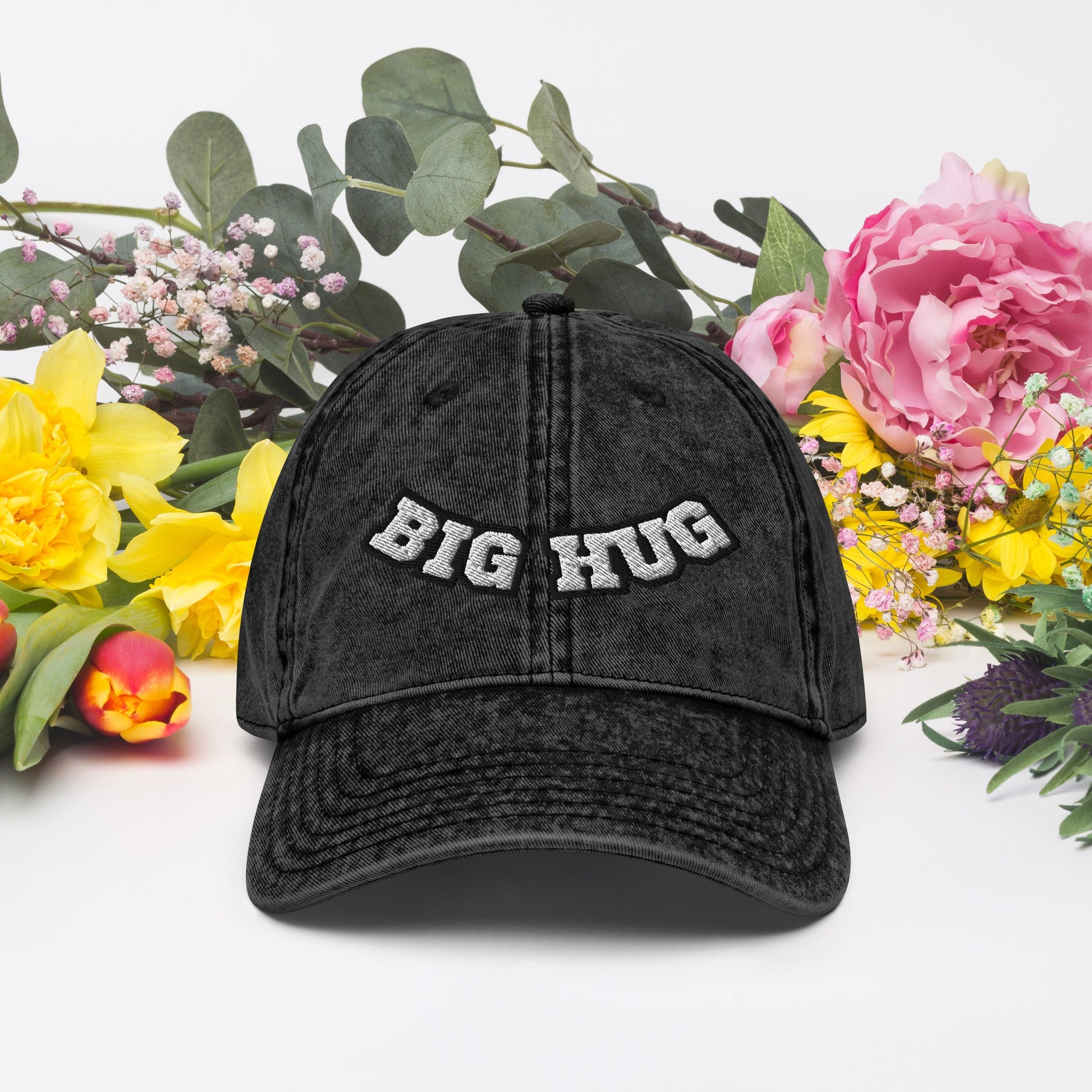 Big hug - Vintage embroidered Cotton Twill Cap - DJENEZIS ARTWEAR